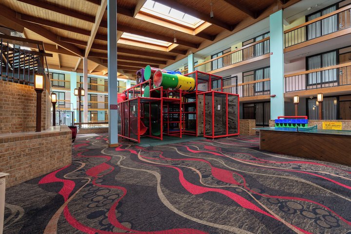 MCM Grande Hotel FunDome Odessa