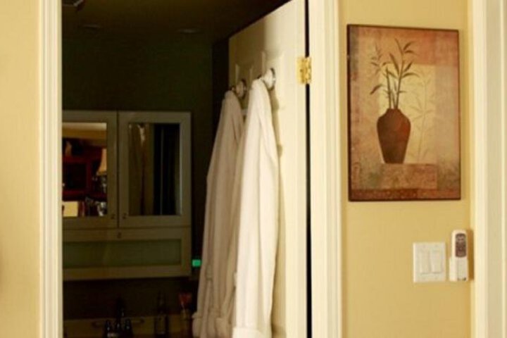 LITTLE ISLAND LAKE GUEST SUITE