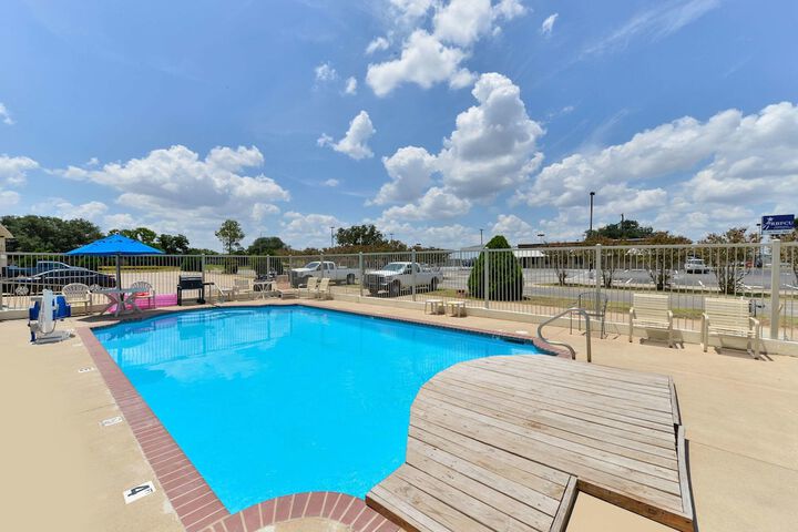Pool 6 of 20