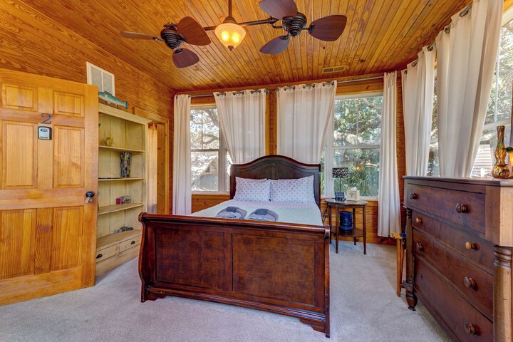 Beachside Boutique Inn – Folly Beach Rooms & Private Cottages