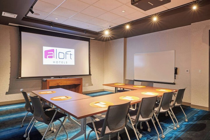 Aloft by Marriott Cleveland Airport