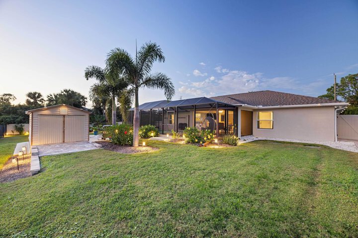 Englewood Vacation Rental w / Private Heated Pool!