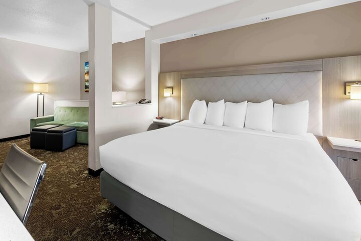 Room 10 of 39