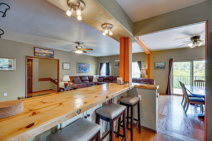 Breweries Hiking Trails & Museums: Monument House