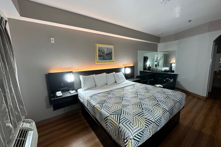 Motel 6 Alvarado TX