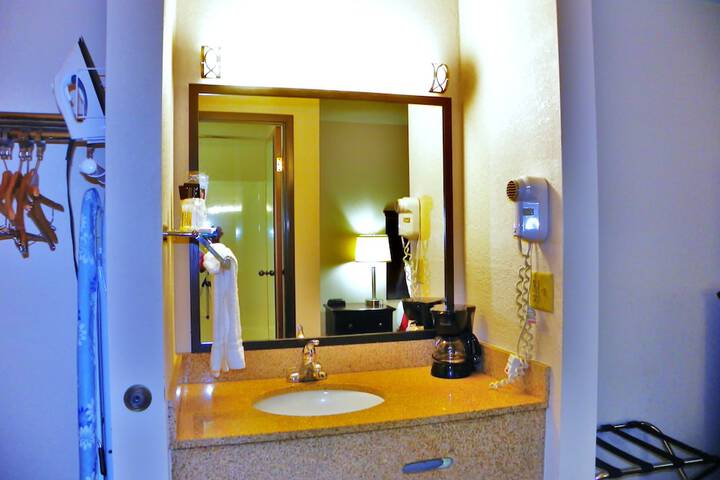 Room 14 of 24