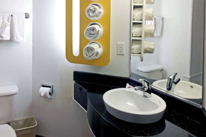 Motel 6 Sinton TX
