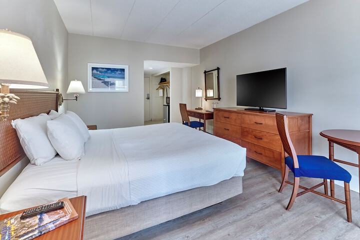 Henlopen Oceanfront Hotel