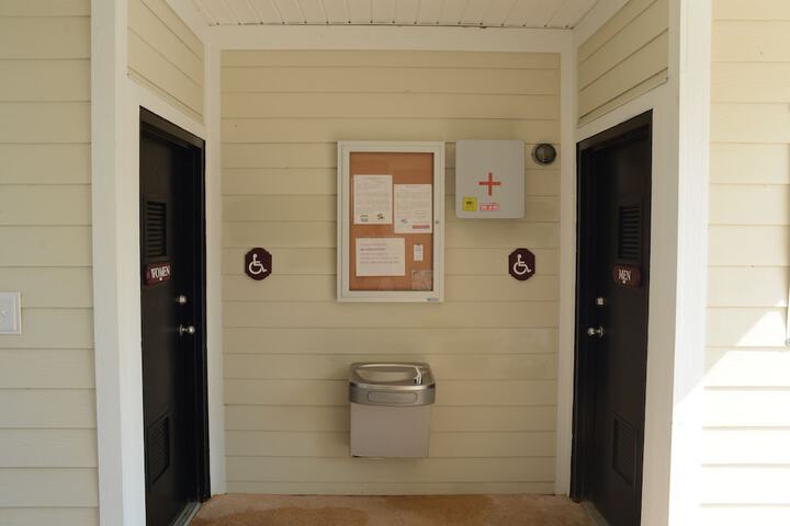 Hotel 5 of 102