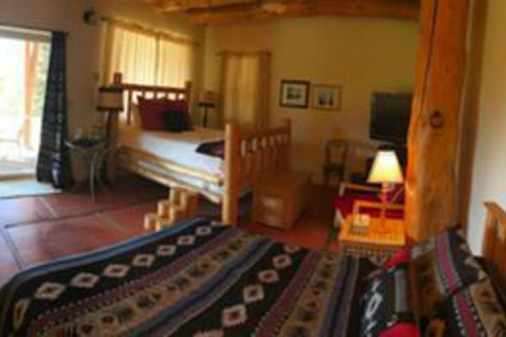 Bigfoot Lodge B & B