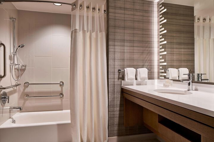 Courtyard by Marriott Washington Downtown / Convention Center