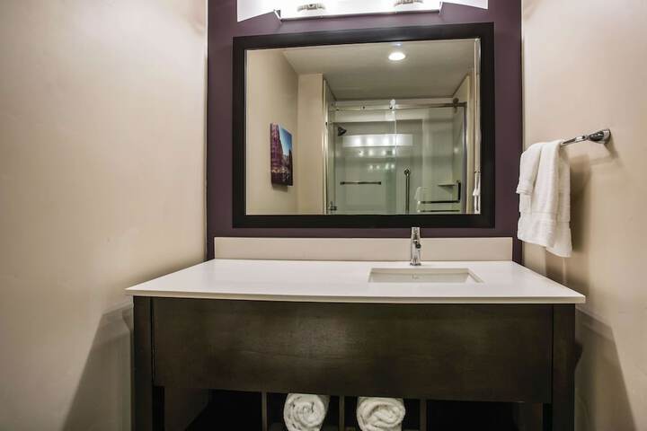 Room 14 of 33