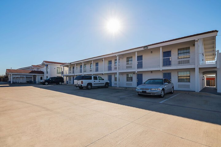 Motel 6 Grand Prairie TX - Interstate 30