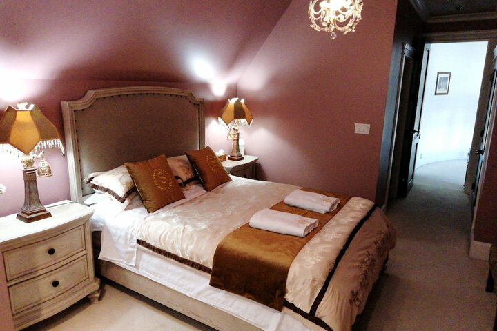 Room 26 of 74