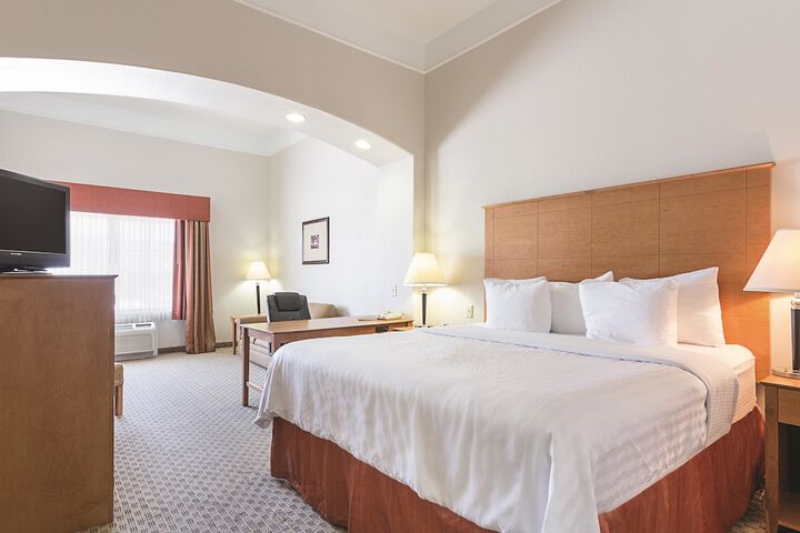 Baymont by Wyndham Brenham