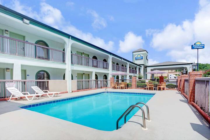 Pool 2 of 14