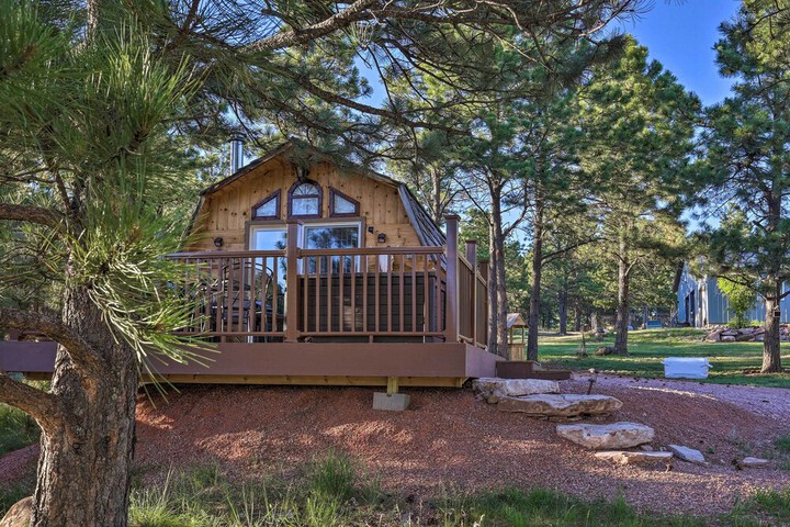 Tiny Cabin w / Outdoor Dining Area - Near Keystone!