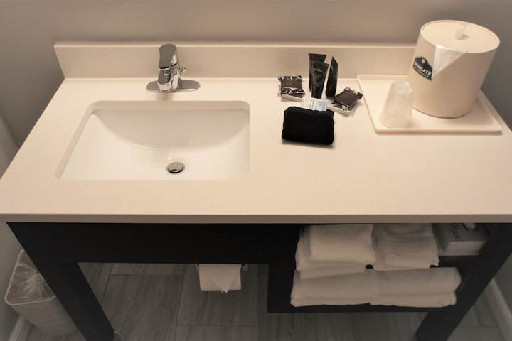 Room 25 of 47