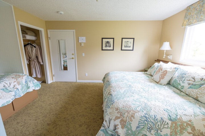 Room 21 of 46