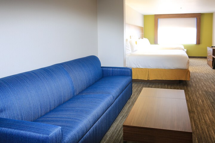 Holiday Inn Express Hotel & Suites Hesperia by IHG