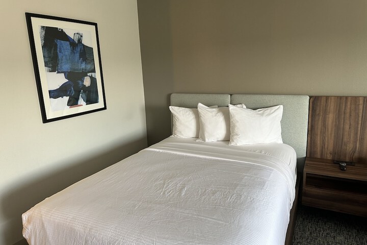 Room 60 of 83