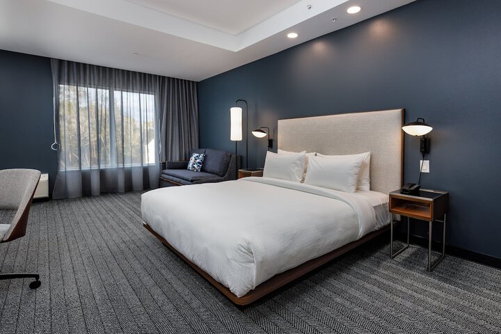 Room 30 of 47