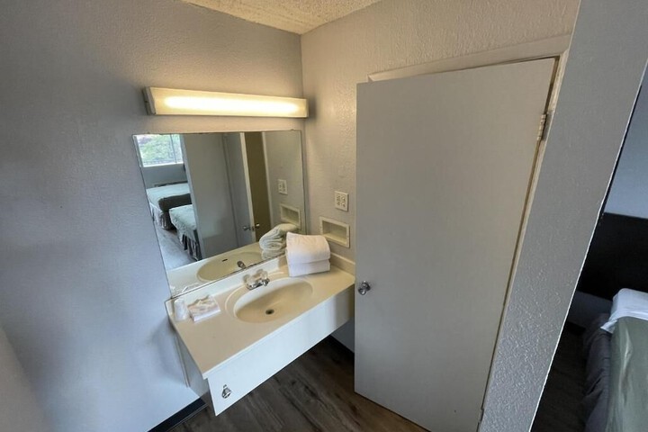 Room 33 of 56