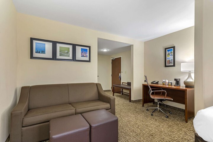 Room 35 of 47