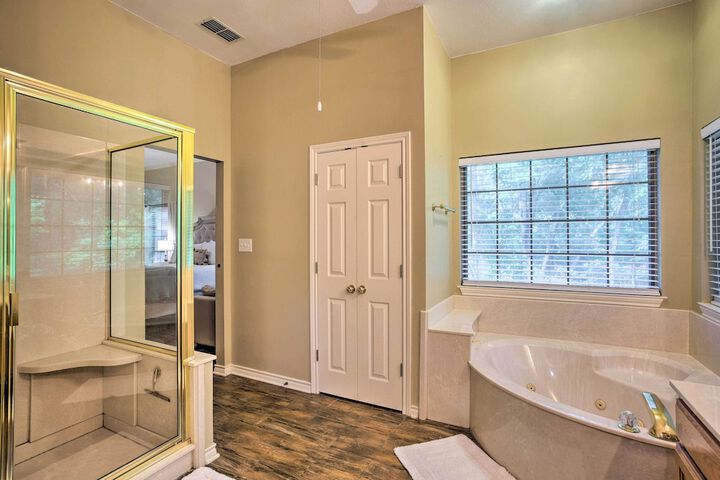 Happy Trails Hideout w / New Bunk House & Hot Tub!