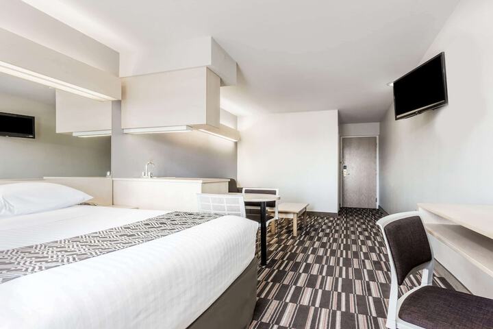 Room 17 of 29