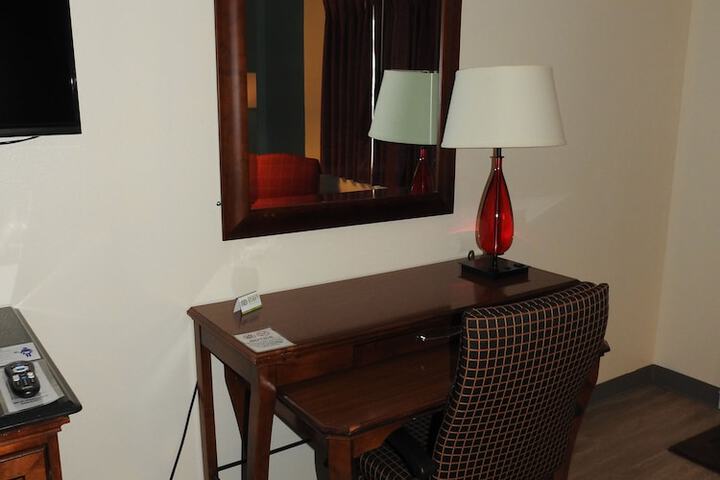 Room 27 of 46