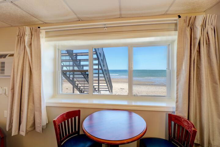 Atlantic Oceanfront Hotel