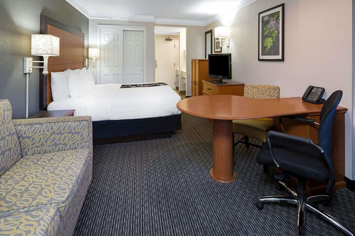 Room 14 of 30