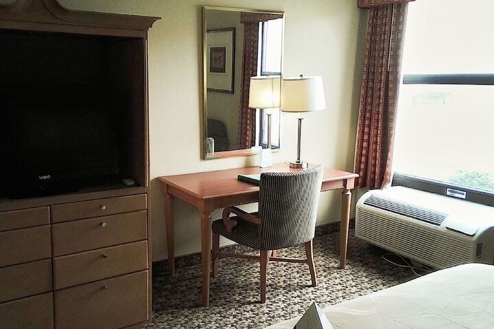 Room 23 of 82
