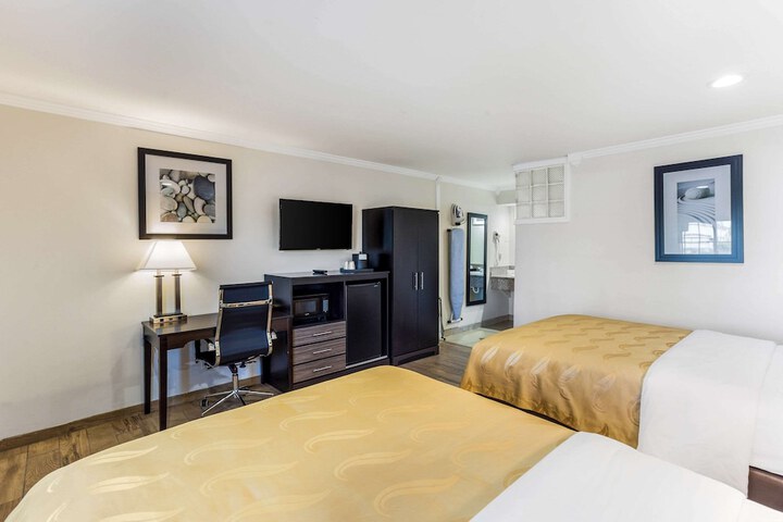 Room 35 of 75
