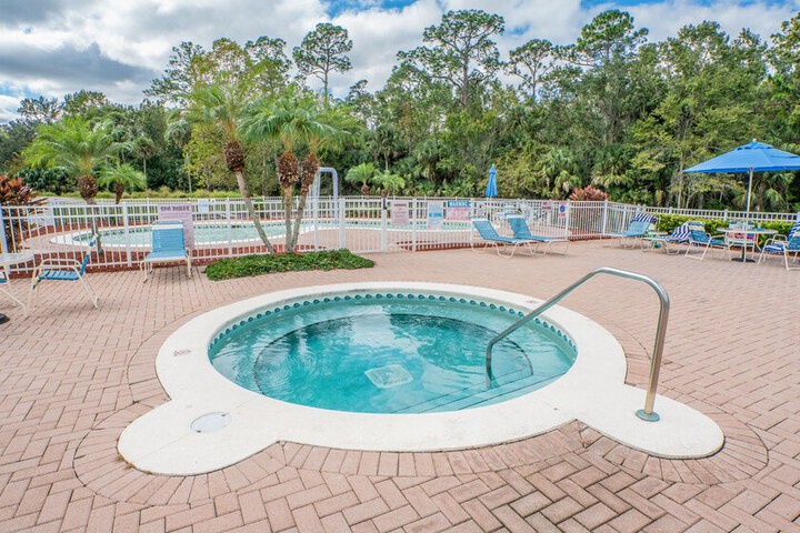 Barefoot Suites