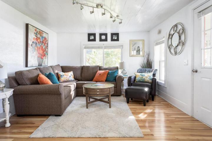Ames Cottage Elk Rapids