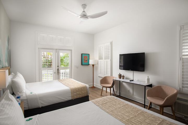 Room 40 of 77