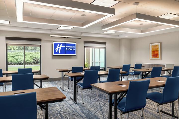 Holiday Inn Express & Suites Hagerstown by IHG