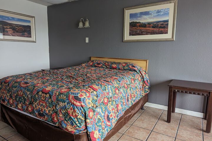 Room 10 of 13