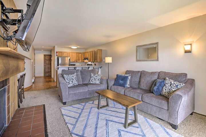Lakefront Dillon Condo w / Pool Access: Near Skiing