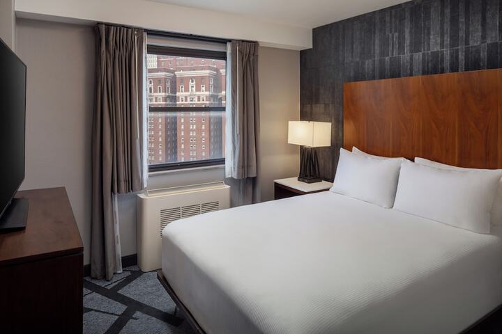 DoubleTree by Hilton Hotel & Suites Pittsburgh Downtown