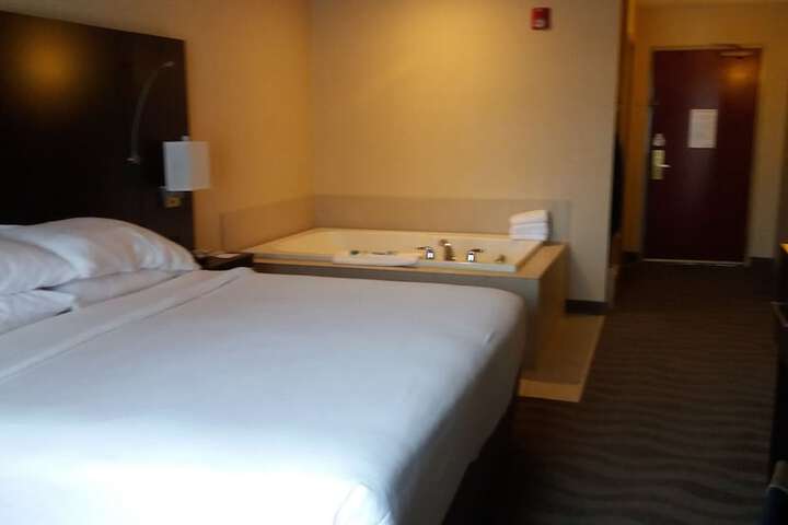 Room 19 of 99