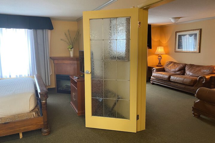 Merit Hotel & Suites