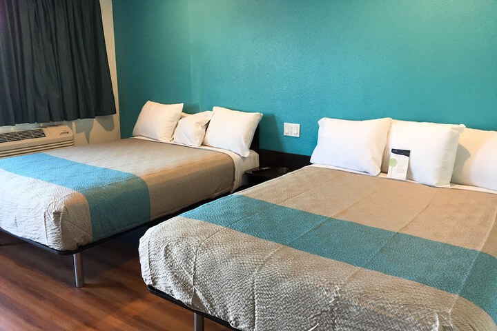 Room 14 of 35