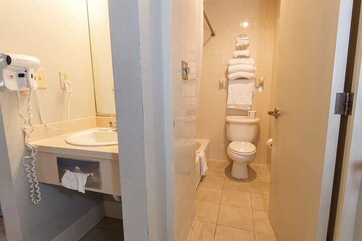 Room 13 of 61