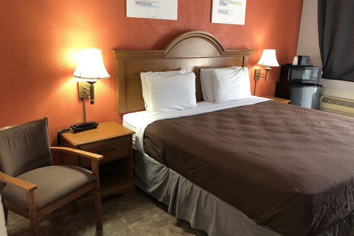 Room 19 of 19
