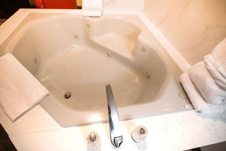 Hot Tub 43 of 44