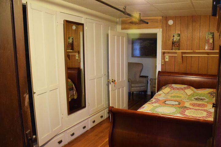 Room 32 of 156