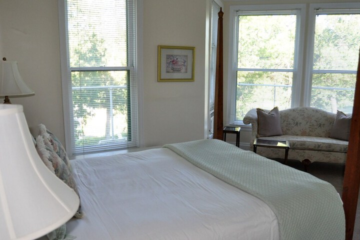 Room 164 of 217